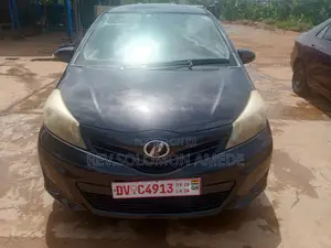 Toyota Vitz 1.0 FWD 5dr 2013 Black