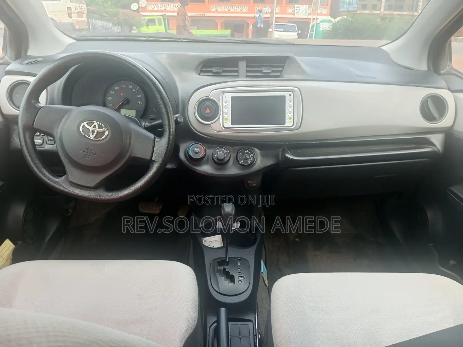 Toyota Vitz 1.0 FWD 5dr 2013 Black