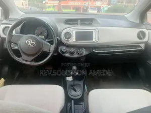 Toyota Vitz 1.0 FWD 5dr 2013 Black