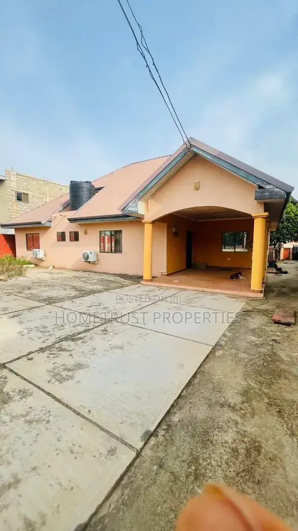 4bdrm House in Amasaman Wachild for sale