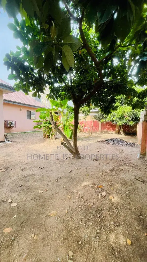 4bdrm House in Amasaman Wachild for sale