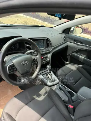 Hyundai Elantra Value Edition 2018 White