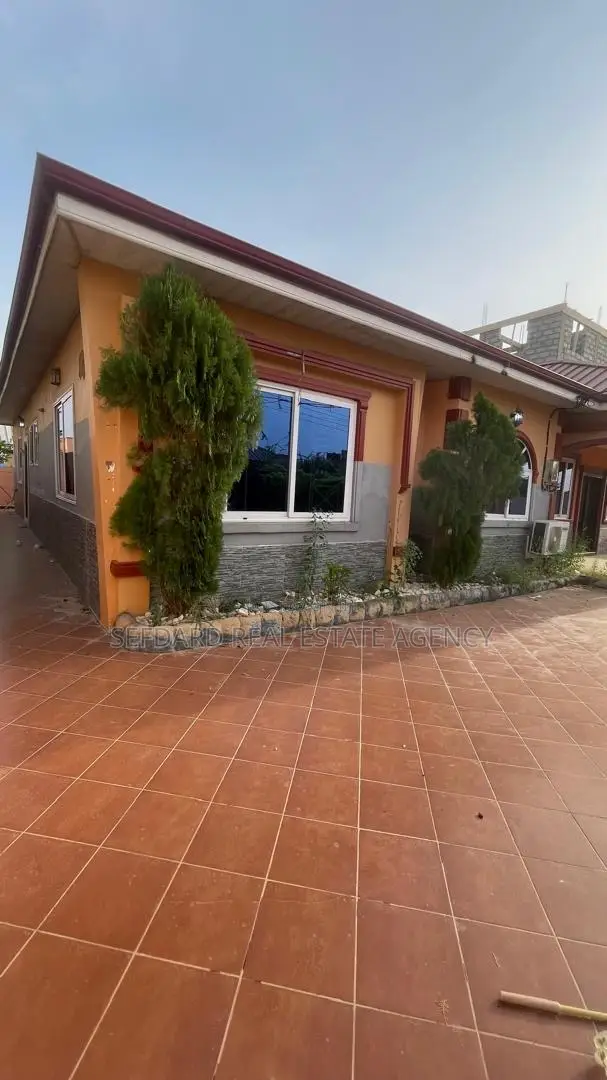 3bdrm House in Sefdard Properties, Amasaman for rent