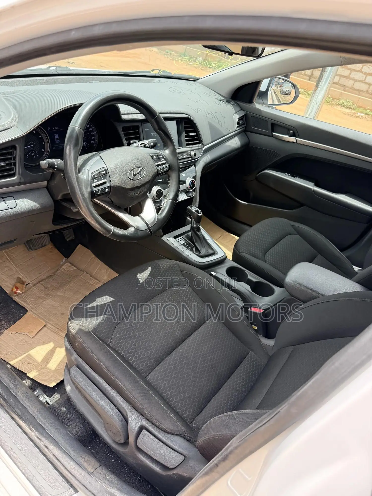 Hyundai Elantra 2018 White