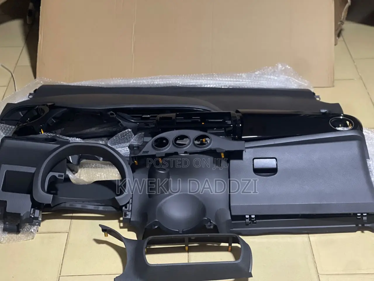 Toyota Vitz 2014-16 Dashboard