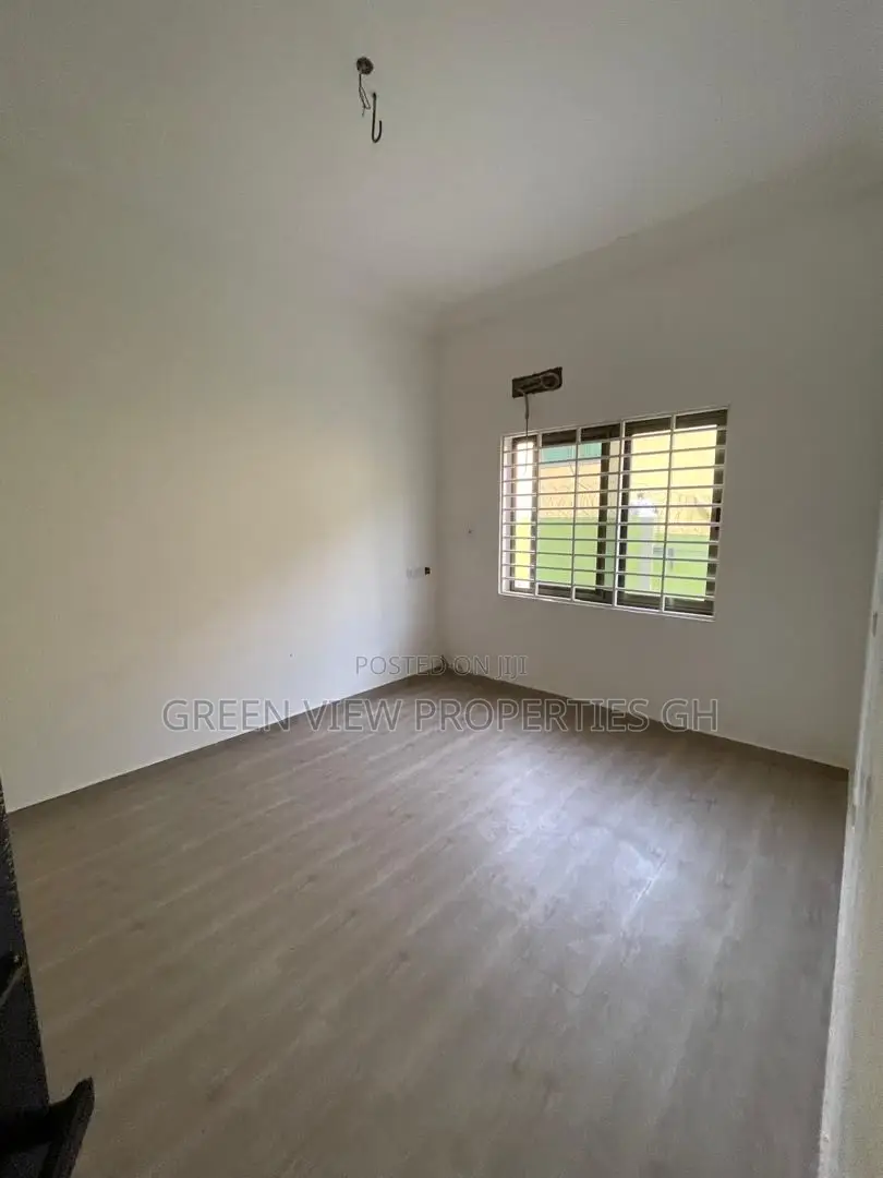2bdrm Apartment in West Hills Mall Area for rent