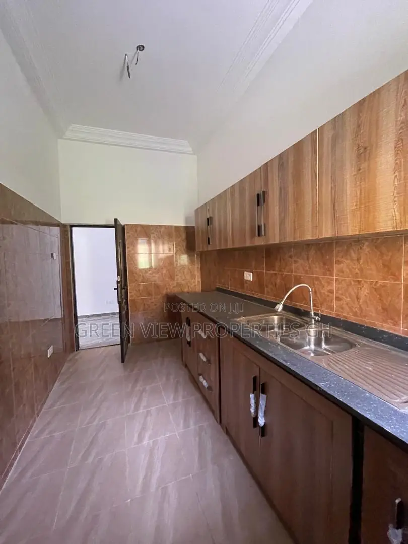 2bdrm Apartment in West Hills Mall Area for rent