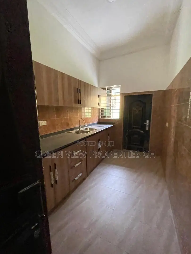 2bdrm Apartment in West Hills Mall Area for rent