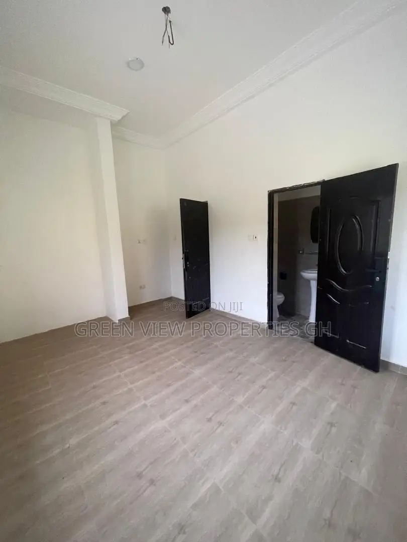 2bdrm Apartment in West Hills Mall Area for rent