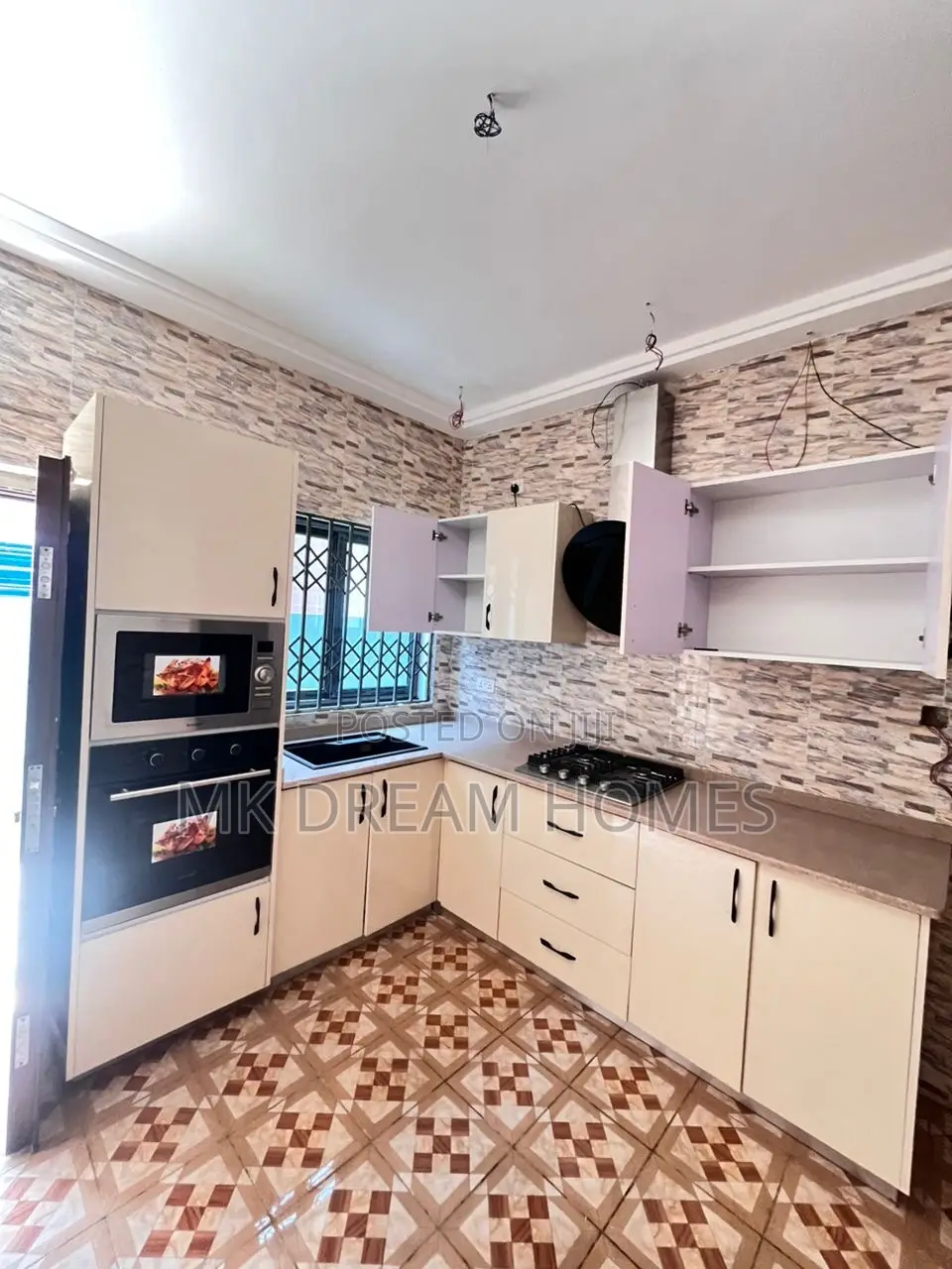 3bdrm House in Lake Side Estate for sale