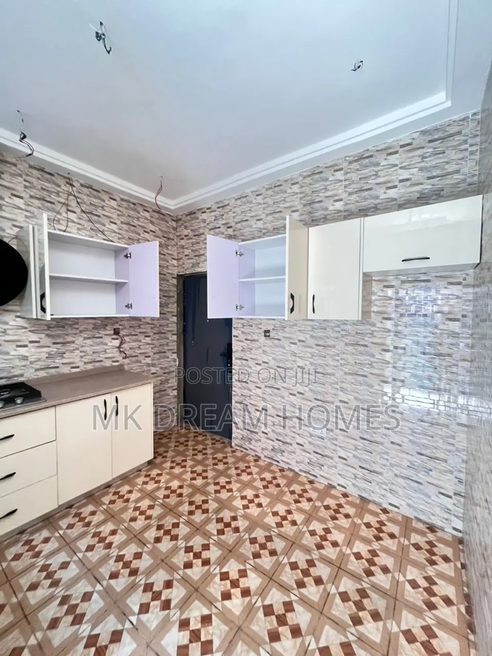 3bdrm House in Lake Side Estate for sale