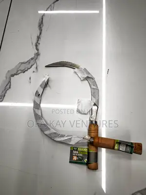 Sickle Cutlass Farm Tool for Cocoa Harvest and Weeding