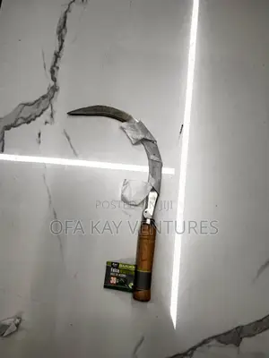 Sickle Cutlass Farm Tool for Cocoa Harvest and Weeding