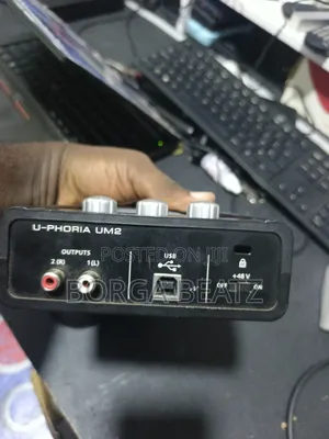 Behringer Um2 Studio Soundcard