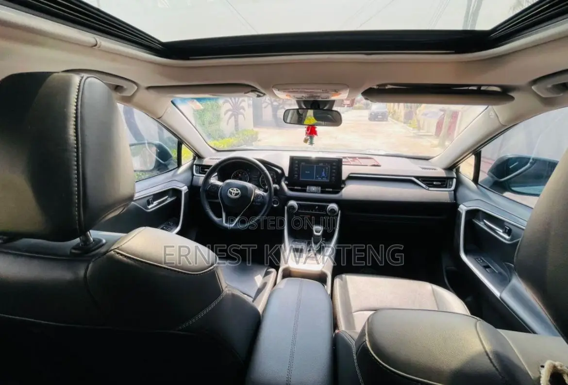 Toyota RAV4 2020 Blue