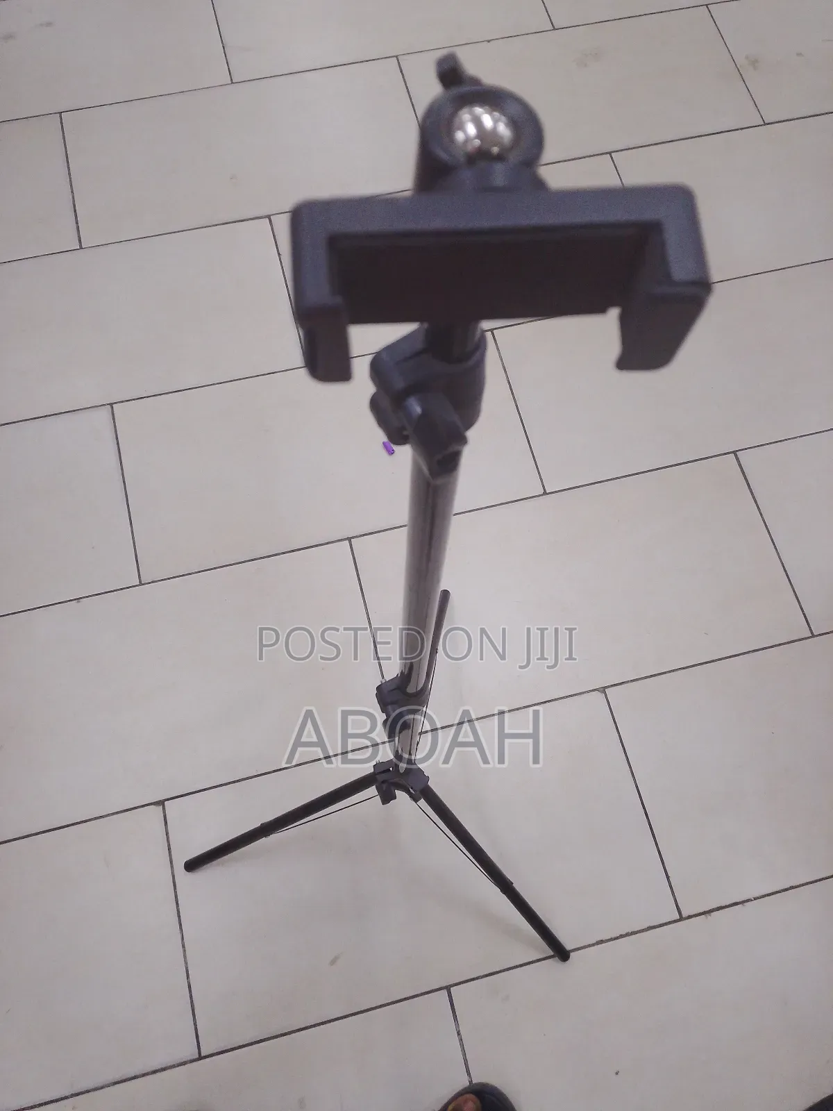 360 Rotatable and Adjustable Phone Stands