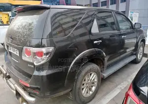 Toyota Fortuner 2012 Black