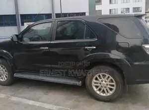 Toyota Fortuner 2012 Black
