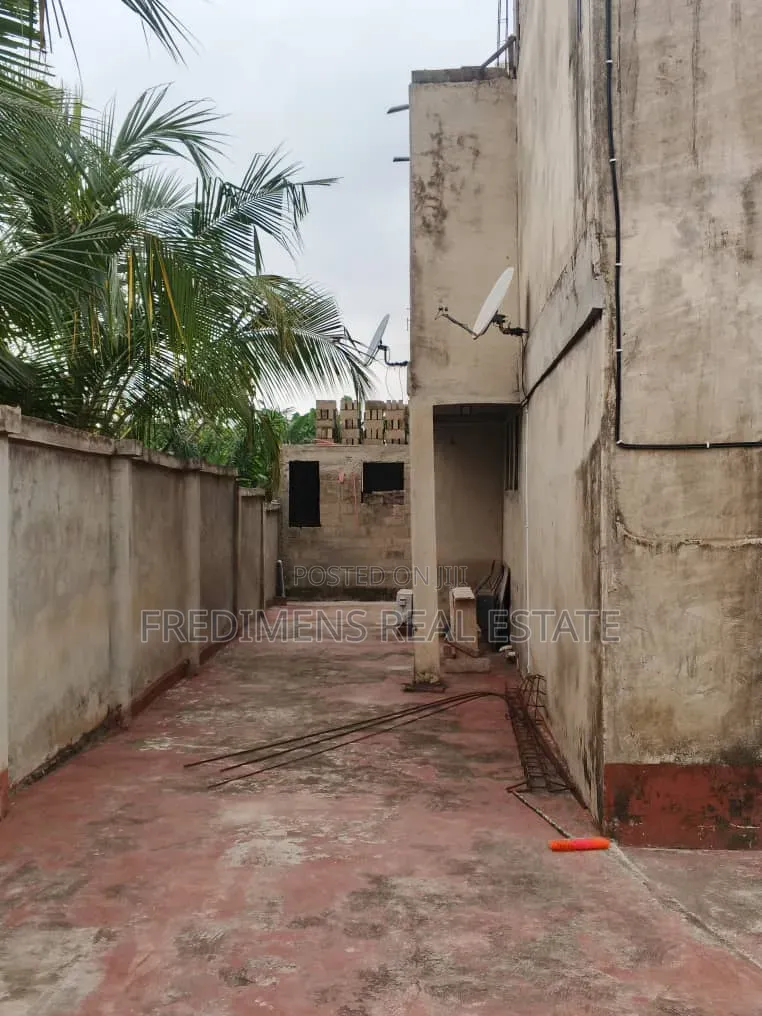 5bdrm House in Fredimens Real, Kumasi Metropolitan for sale