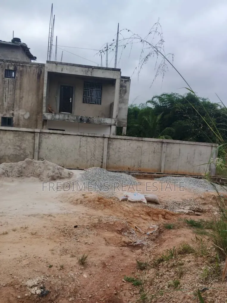 5bdrm House in Fredimens Real, Kumasi Metropolitan for sale
