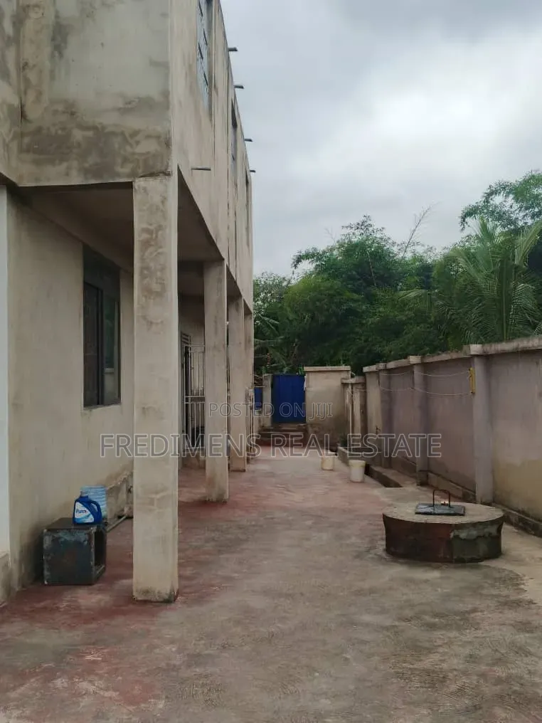 5bdrm House in Fredimens Real, Kumasi Metropolitan for sale