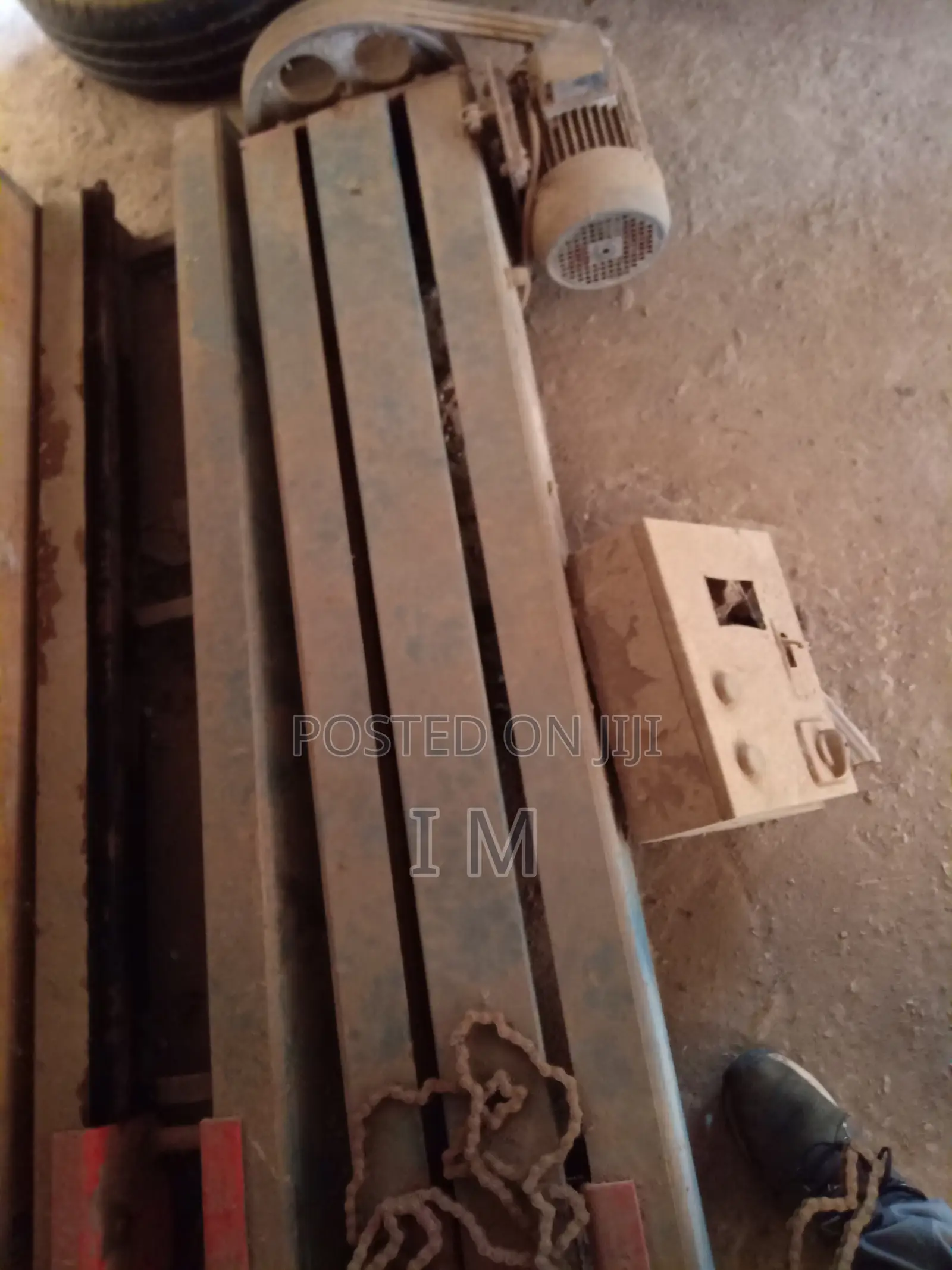 5 Ton Electric Vehicle Lift Post