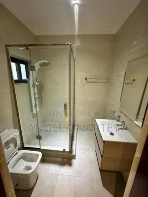 5bdrm House in East Legon, Accra Metropolitan for sale