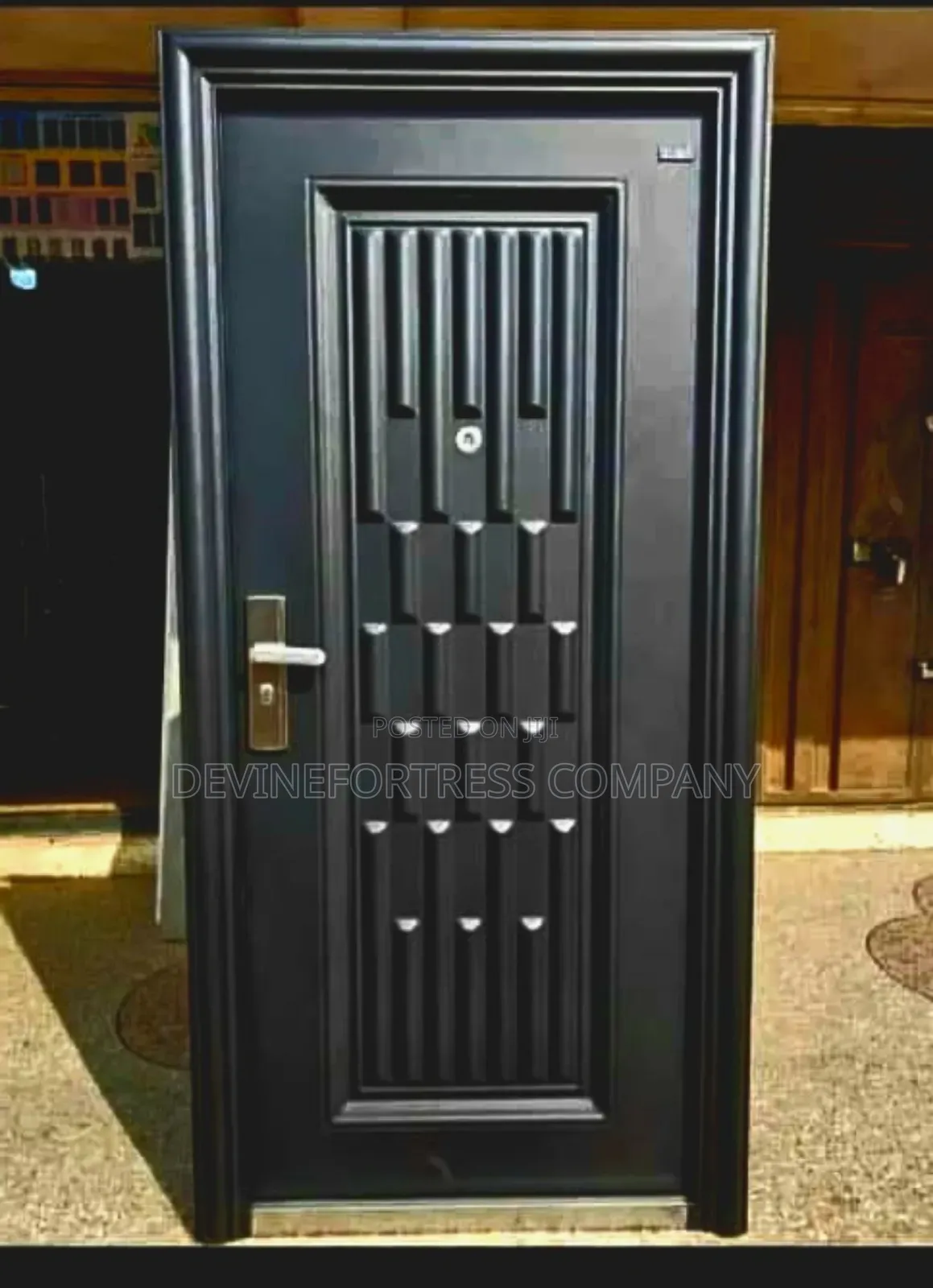Quality Rough Black Door With Handle Amd Keys Available in Sizes