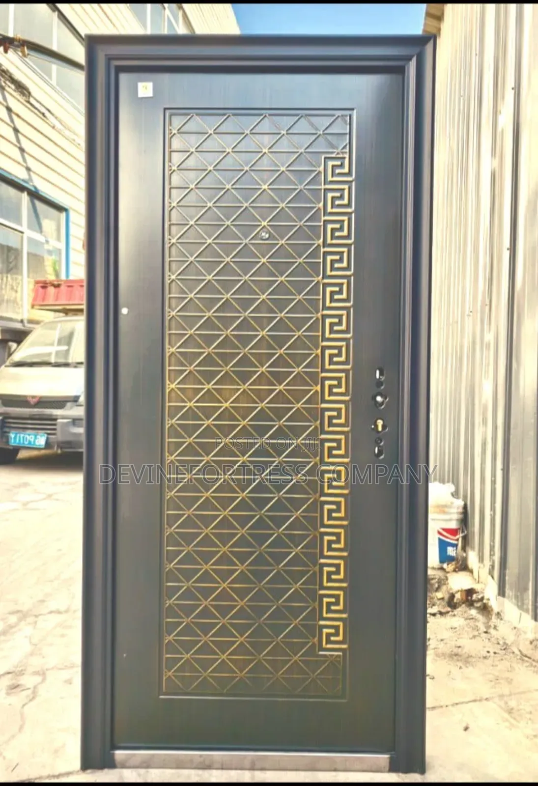 High Q Paladn Anti Rust Single Golden Color Door Available S/Oh/Double