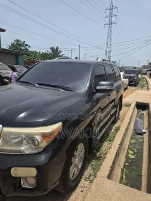 Toyota Land Cruiser 2012 Black