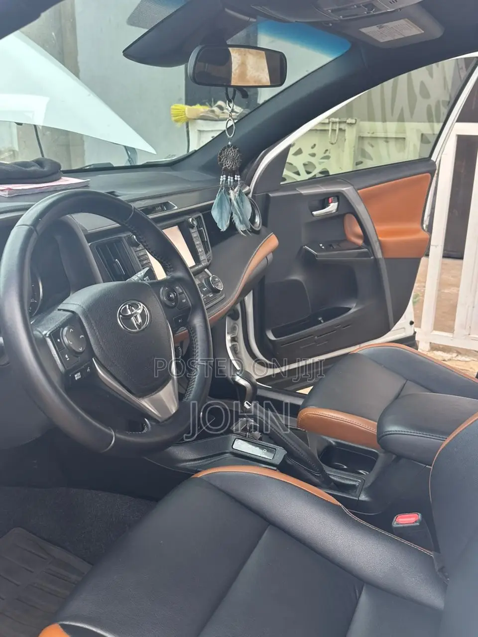Toyota RAV4 SE AWD (2.5L 4cyl 6A) 2017 White