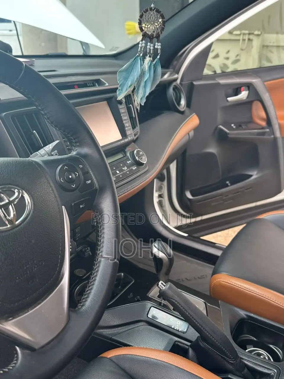 Toyota RAV4 SE AWD (2.5L 4cyl 6A) 2017 White