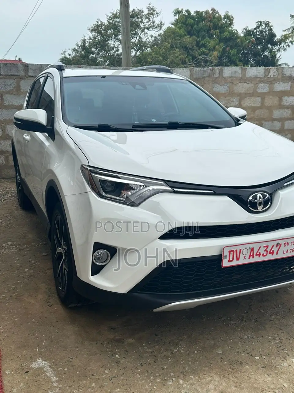 Toyota RAV4 SE AWD (2.5L 4cyl 6A) 2017 White