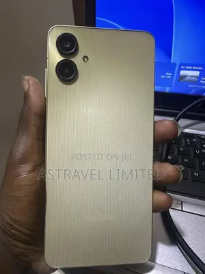 Samsung Galaxy A06 64 GB Gold