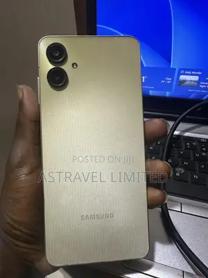 Samsung Galaxy A06 64 GB Gold