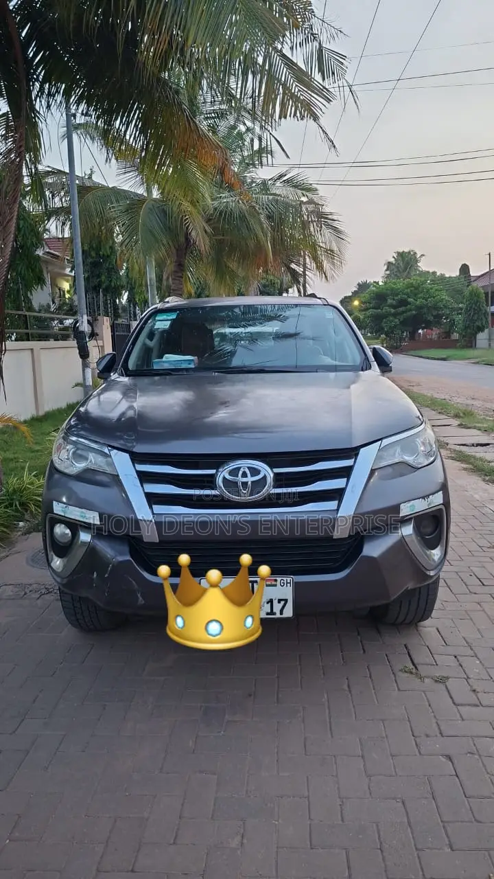 Toyota Fortuner 2.4 D AWD 2016 Gray