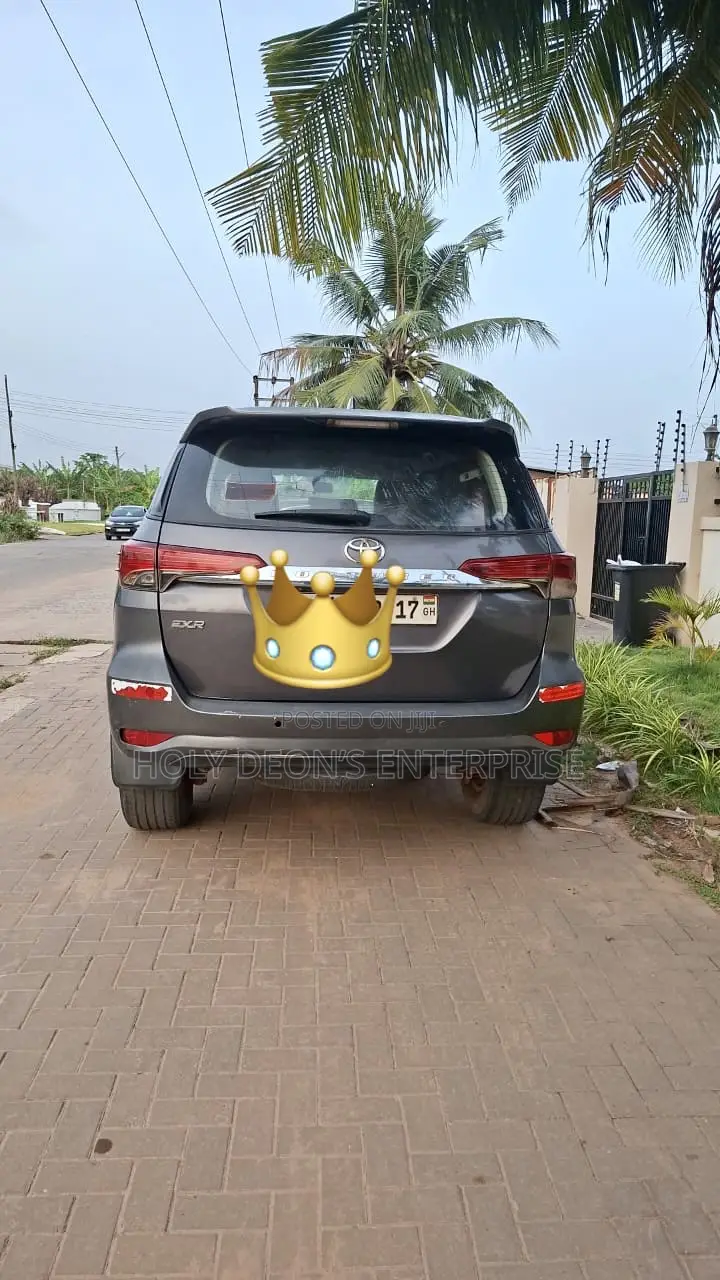 Toyota Fortuner 2.4 D AWD 2016 Gray