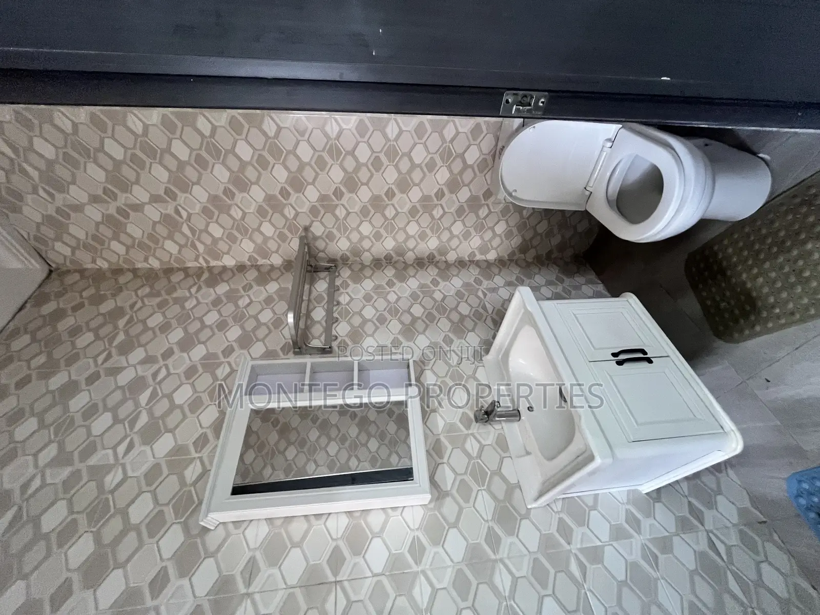 2bdrm Apartment in Ogbojo, East Legon for rent