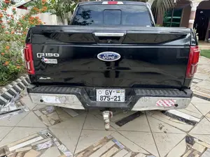 Ford F-150 Platinum 4x4 SuperCrew Cab Styleside 5.5 ft. box 145 in. WB