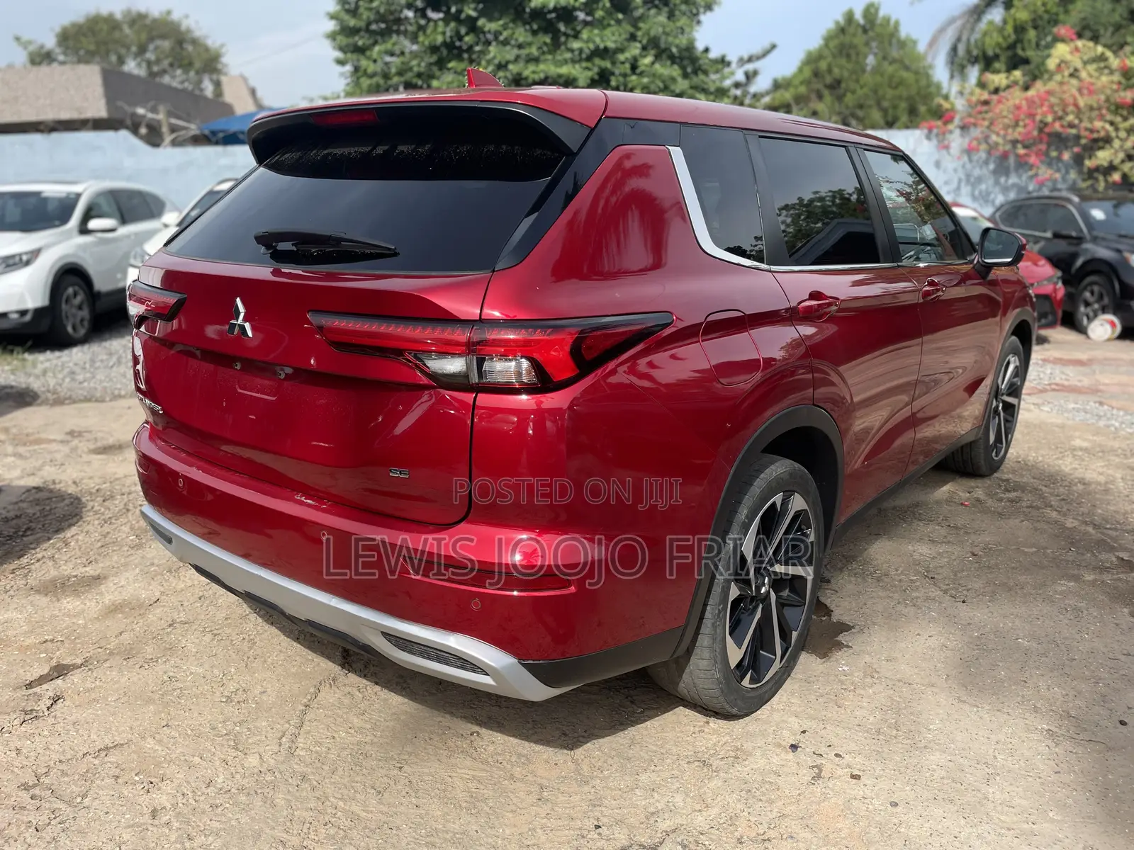 Mitsubishi Outlander 2022 Red