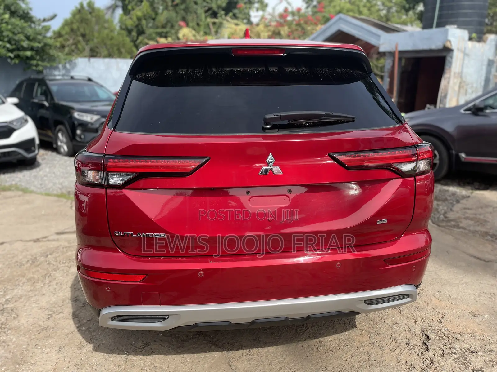 Mitsubishi Outlander 2022 Red