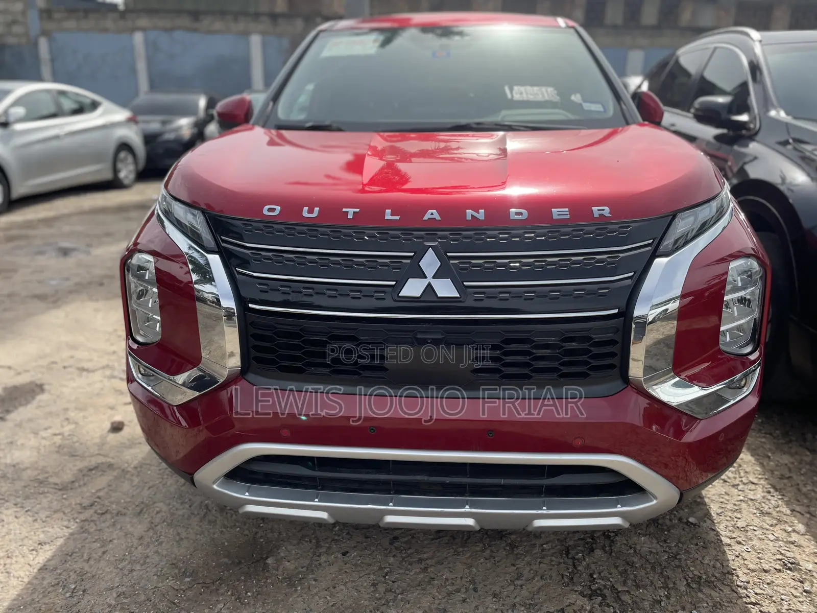 Mitsubishi Outlander 2022 Red