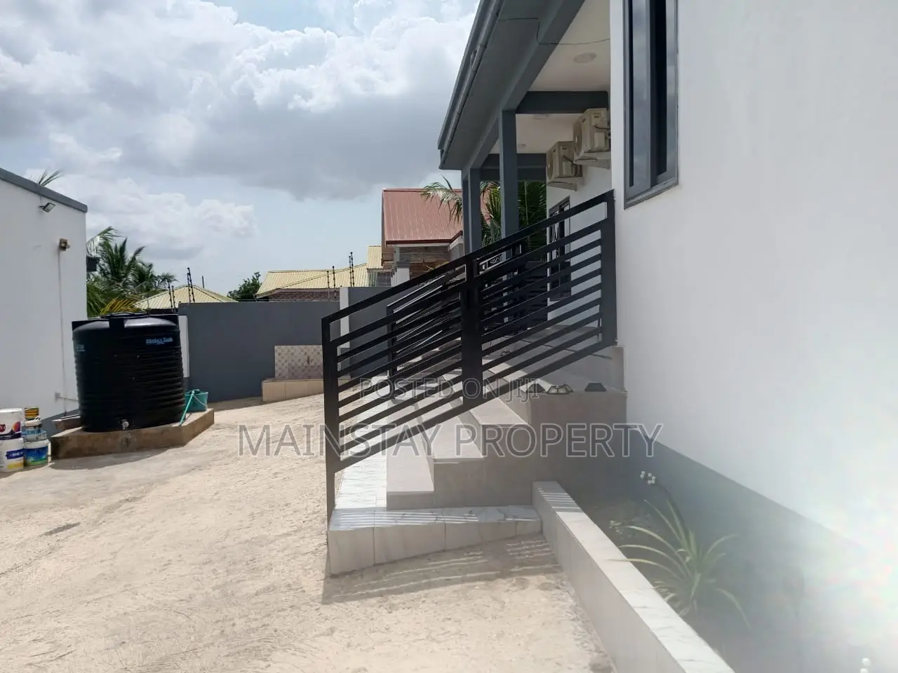 Furnished 2bdrm Apartment in Ashomang Estate for sale