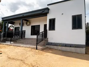 Furnished 2bdrm Apartment in Ashomang Estate for sale