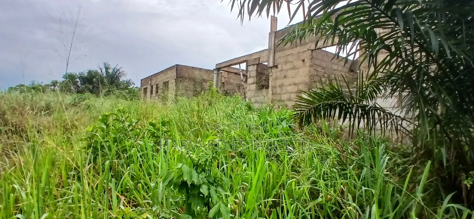 5bdrm House in Ejisu Krapa, Kumasi Metropolitan for sale