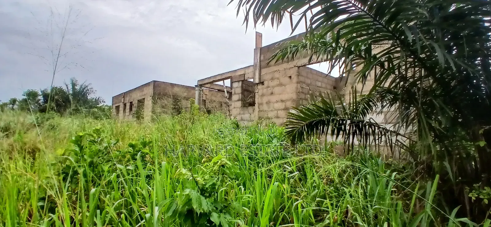 5bdrm House in Ejisu Krapa, Kumasi Metropolitan for sale