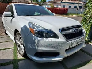 Subaru Legacy 2.5i Limited 2013 White