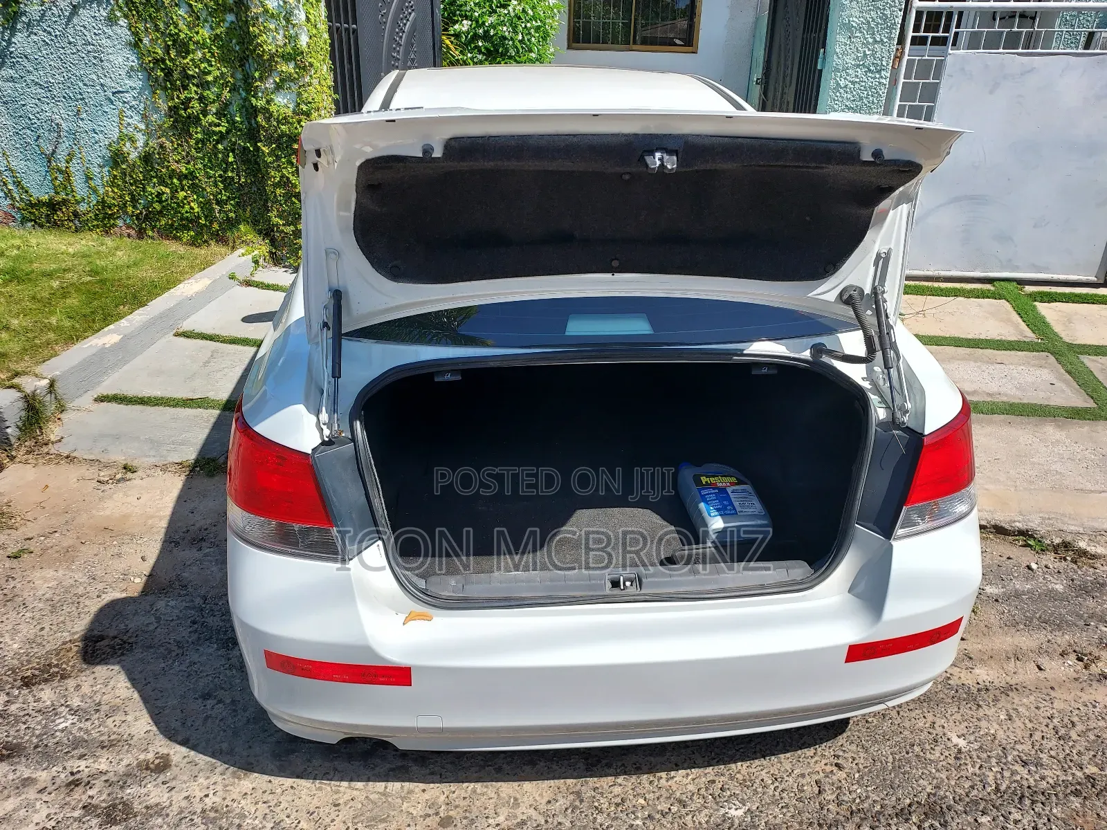Subaru Legacy 2.5i Limited 2013 White