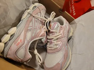 Ascis Sneakers ( Pinky Lady Size 39 )