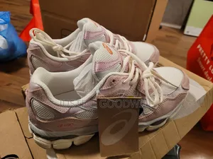 Ascis Sneakers ( Pinky Lady Size 39 )